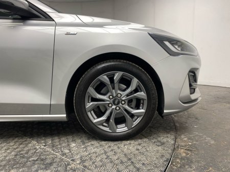 2023 Ford Focus - thumbnail 5