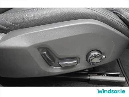 2024 Volvo XC60 Plus+ T6 Recharge AWD 350BHP Plus Twin Engine €54,495 thumbnail