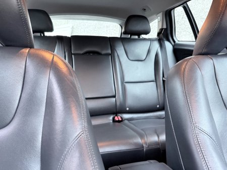 2015 Volvo V60 - thumbnail 18