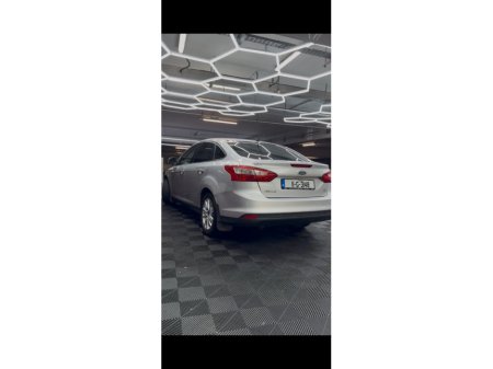 2011 Ford Focus - thumbnail 5