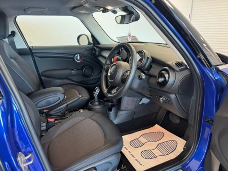 2020 MINI Cooper  €19,995 thumbnail