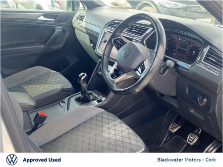 2023 Volkswagen Tiguan - thumbnail 4