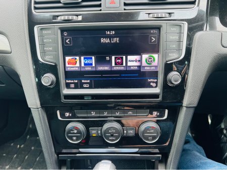 2016 Volkswagen Golf LOUNGE MODEL // 1.2 PETROL // AUTOMATIC €14,950 thumbnail