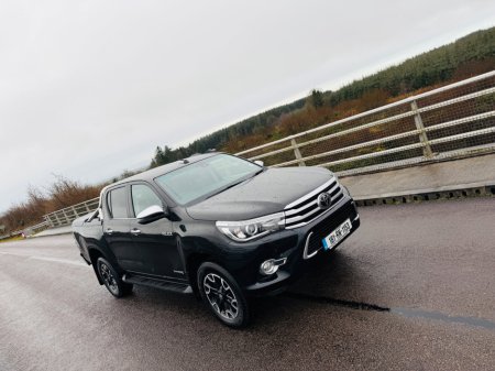 2018 Toyota Hilux  thumbnail