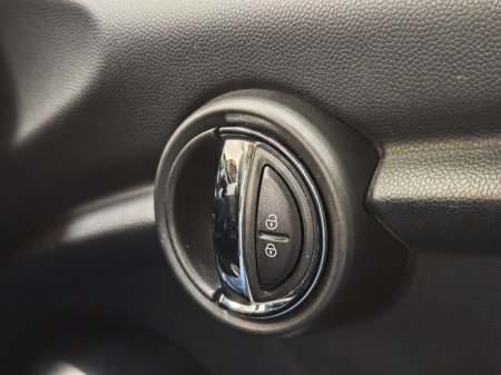 2018 MINI Cooper - thumbnail 18