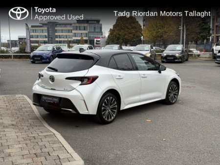 2025 Toyota Corolla HB LUNA SPORT €33,950