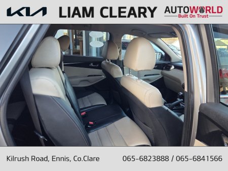 2019 Kia Sorento - thumbnail 9