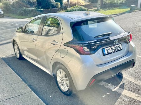 2022 Toyota Yaris - thumbnail 14