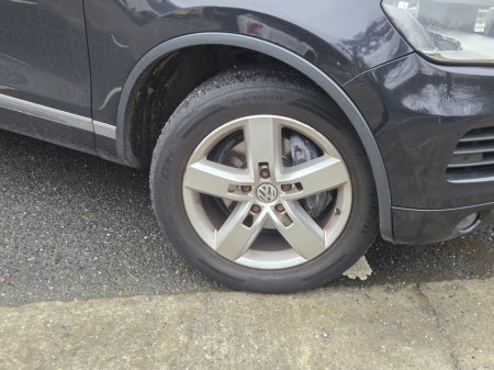 2012 Volkswagen Touareg 3.0 TDI V6 SE BLUE TECH 5DR AUTO €12,950 thumbnail