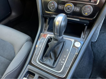 2016 Volkswagen Golf HIGHLINE AUTOMATIC 1.4 PETROL //KEYLESS ENTRY//REVERSE CAMERA//BLIND SPOT WARNING//ADAPTIVE CRUISE CONTROL// €15,950 thumbnail