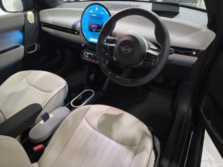 2026 MINI Hatch COOPER Cooper SE thumbnail