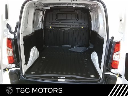 2025 Peugeot Partner Demo Model - *Price Ex VAT* PARTNER PRO PLUS 1.5 HDI 100 - 1,000KG, Remainder of 5 year warranty €21,134 thumbnail