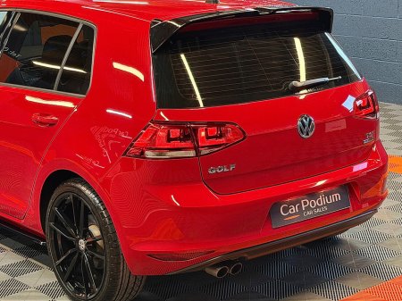 2015 Volkswagen Golf 1.4 TSI 5DR 150HP Highline €15,900 thumbnail