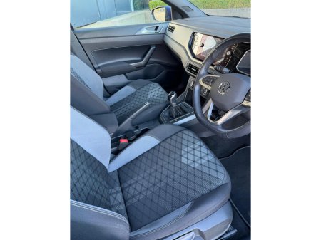 2023 Volkswagen Polo R-LINE 1.0 TSI 95BHP MANUAL 5SPEED 5 5DR thumbnail