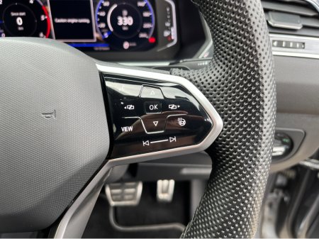 2023 Volkswagen Tiguan - thumbnail 25