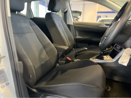 2019 Volkswagen Polo TRENDLINE 1.0 MANUAL 5SPEED 65HP 5DR €15,950 thumbnail