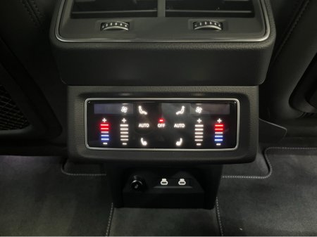 2024 Audi Q8 e-tron €64950 2024 AUDI Q8 E-TRON 55 QUATTRO S-LINE AUTOMATIC / CRUISE CONTROL / 360° CAMERA / ELECTRIC MEMORY & HEATED SEATS / PADDLE SHIFTERS / AMBIENT LIGHTS / APPLE CARPLAY / HEATED REAR SEATS €64,950 thumbnail