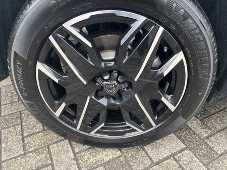 2025 Peugeot 5008 - thumbnail 4