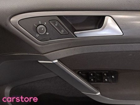 2017 Volkswagen Golf - thumbnail 17