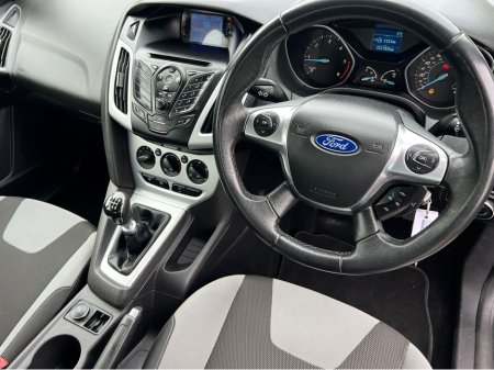 2012 Ford Focus - thumbnail 5