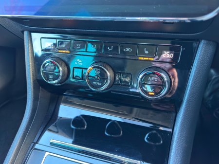 2019 Skoda Superb 2.0TDi SE-L Estate DSG Auto €17,990 thumbnail