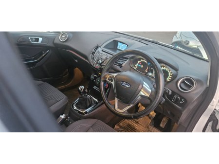 2016 Ford Fiesta ZETEC TURBO 1.0 eco 100 low miles €8,750 thumbnail