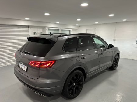 2023 Volkswagen Touareg - thumbnail 16