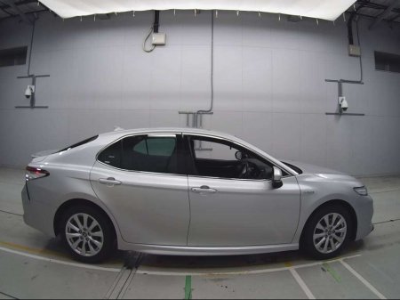 2019 Toyota Camry COMING SOON / HYBRID / AUTO