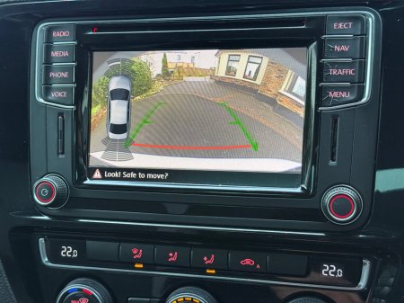 2017 Volkswagen Jetta 2.0 TDI 110HP Highline €12,950 thumbnail