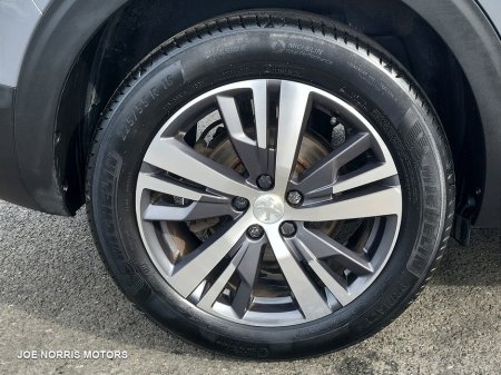 2021 Peugeot 5008 - thumbnail 5
