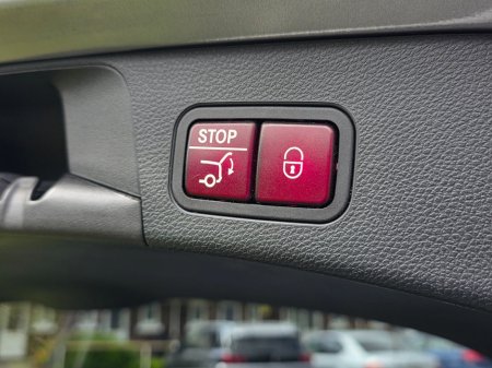 2015 Mercedes-Benz C Class - thumbnail 26