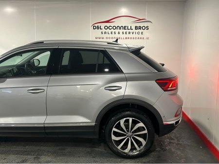 2023 Volkswagen T-Roc STYLE 1.5 TSI D7F 150HP €29,950 thumbnail