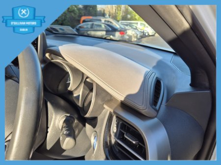 2022 Toyota C-HR / 2022 / 1.8 HYBRID / AUTOMATIC €19,999 thumbnail