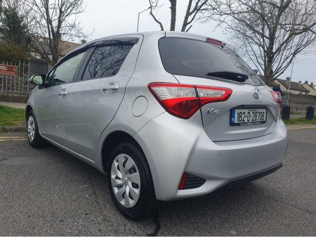2018 Toyota Yaris - thumbnail 4