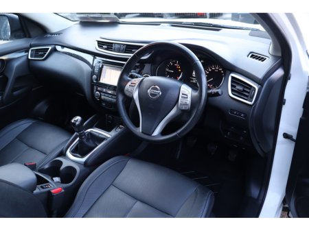 2017 Nissan Qashqai SV PREMIUM  Low Mileage Huge Spec €15,495 thumbnail