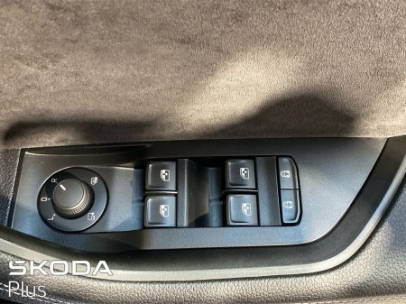 2023 Skoda Superb - thumbnail 24