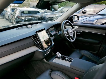 2025 Volvo XC90 - thumbnail 31