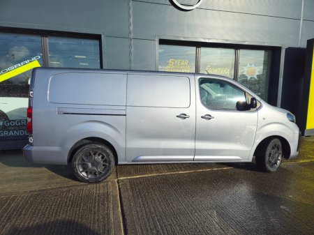 2025 Opel Vivaro  €26,950