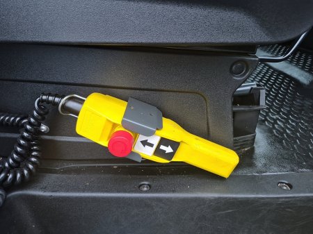 2021 Iveco Daily T35-140  Tipper with 3 seats in front and flashing beacon lights, only 39,000 miles. thumbnail