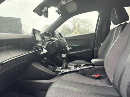 2023 Peugeot 2008 ALLURE 1.2 100 6.4 4DR €20,000 thumbnail