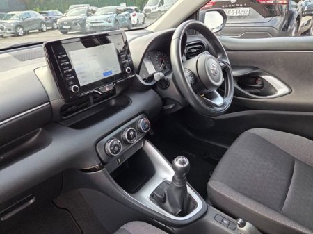 2022 Toyota Yaris - thumbnail 9