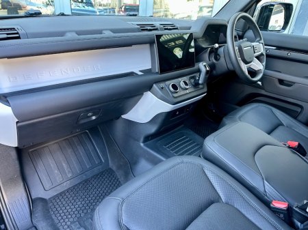 2025 Land Rover Defender - thumbnail 22