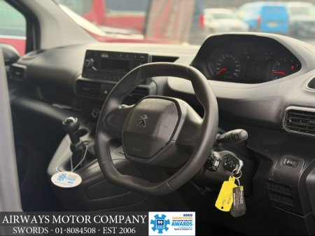 2020 Peugeot Partner - thumbnail 5