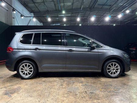 2020 Volkswagen Touran 1.4 AUTOMATIC - 7 SEATER - ALLOY WHEELS - REAR CAMERA - COMFORT LINE €24,950 thumbnail
