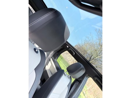 2023 Land Rover Discovery - thumbnail 12