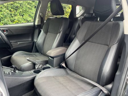 2017 Toyota Auris - thumbnail 5