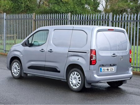 2025 Opel Combo SPORTIVE L1H1 1.5TD 100BHP **REVERSING CAMERA** €19,919 thumbnail