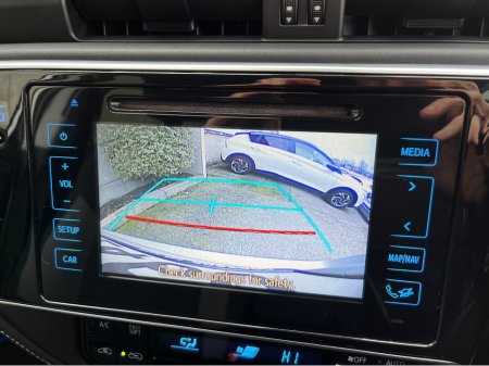 2016 Toyota Auris - thumbnail 19