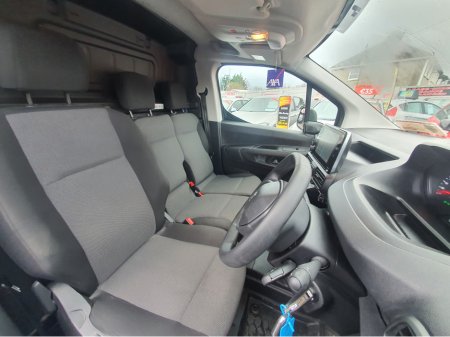 2022 Peugeot Partner ACTIVE 1.5 BLUE HDI 10 100 6.3 2DR €12,950 thumbnail