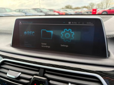 2020 BMW 7 Series - thumbnail 16